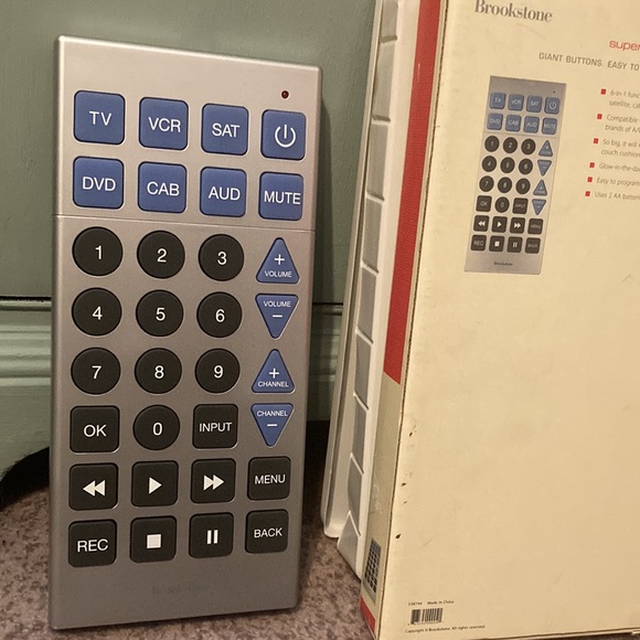 Brookstone Super Sized 6 in 1 Remote Control TV DVD V Jumbo SENIOR LARGE BUTTONS - Picture 2 of 9